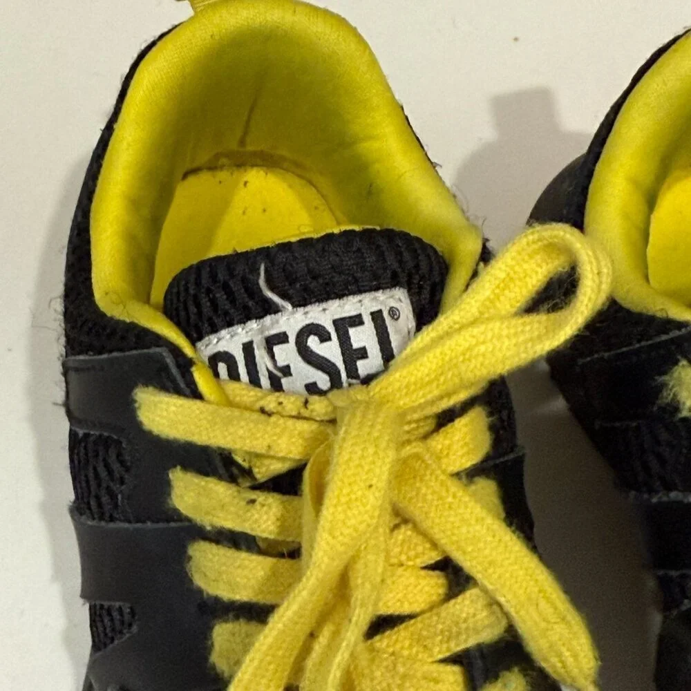 Diesel kids black and yellow sneakers size 5